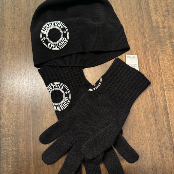 Burberry Classic Black Knit Set (Unisex) - Picture 2 of 4